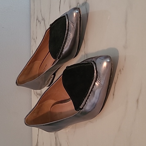 Coach Walsh Silver Metallic Mirror Leather Black Suede Pointed Toe Flats Shoes 6 - Picture 2 of 14